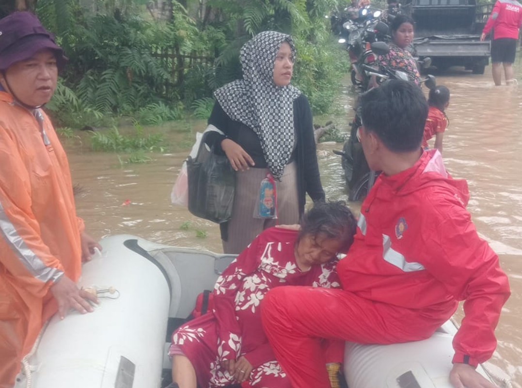 Laporan Banjir di Teluknaga, Tangerang: Ribuan Warga Terdampak