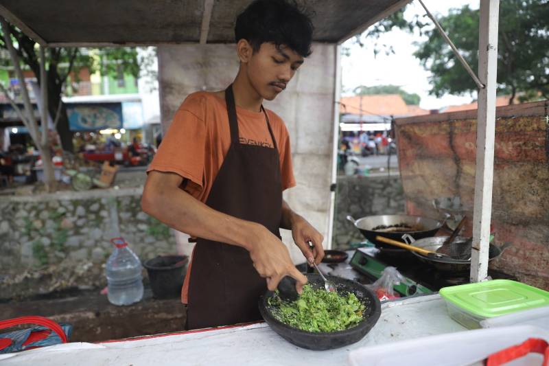 Ayam Cabe Ijo Abah Taryono, Menjadi Pusat Perhatian Warga Kota Tangerang