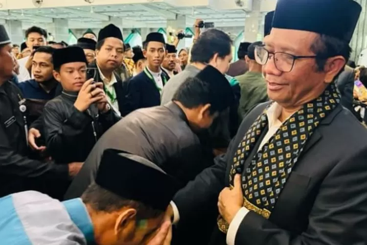 Mahfud MD Ungkap Faktor Pengunduran Airlangga Hartarto dari Golkar, Isyaratkan Intervensi Jokowi?