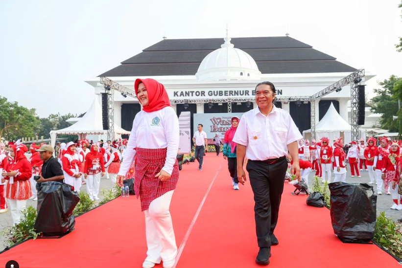 (Pj) Gubernur Banten Al Muktabar membuka rangkai Hari Kesatuan Gerak (HKG) dan Jambore Pemberdayaan Kesejahteraan Keluarga (PKK) Provinsi Banten