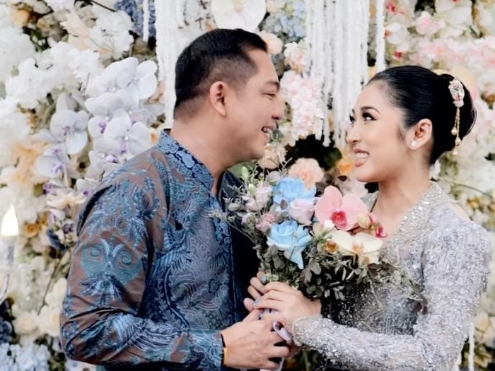 Ade Govinda Resmi Menikah dengan Indri Nadya Arisa