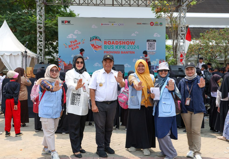 “Ribuan Generasi Muda Antusias Ikuti Hari Kedua Roadshow Bus KPK di Banten”