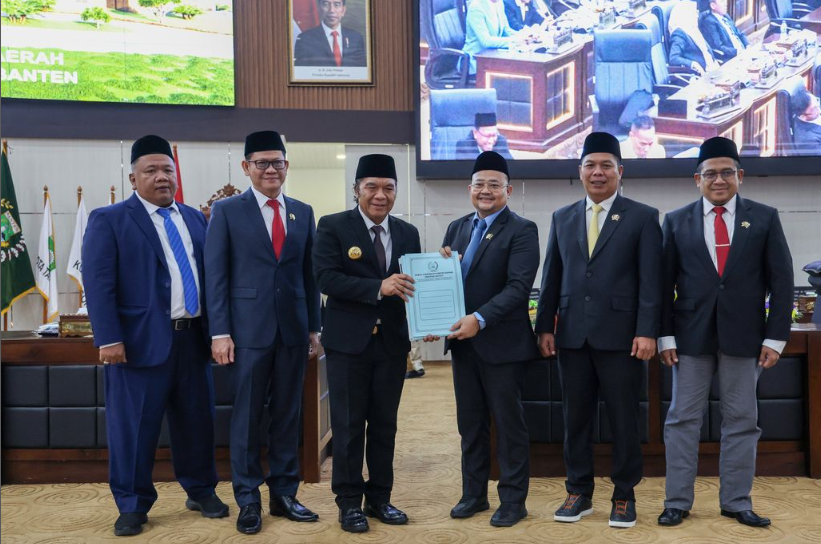 Penjabat Gubernur Banten Hadiri Pelantikan Pimpinan DPRD Provinsi Banten 2024-2029