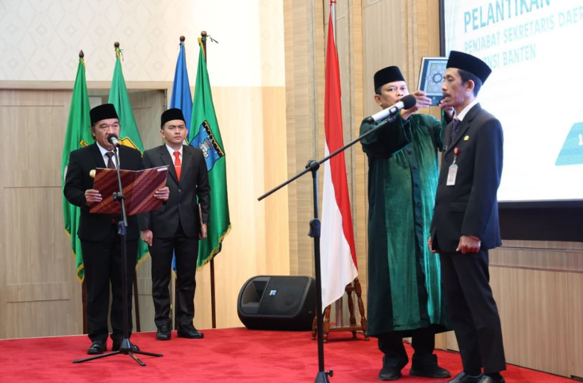 Pj Gubernur Banten Al Muktabar Lantik Usman Assidiqi Qohara sebagai Pj Sekda Provinsi Banten