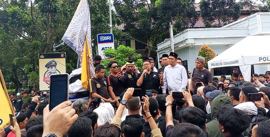 Ribuan Warga PSHT Geruduk Polresta Tangerang, Tuntut Keadilan Kasus Penusukan  