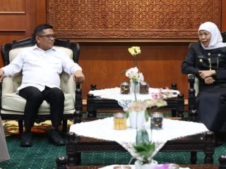 Gubernur Banten Andra Soni Lakukan Kunjungan Kerja ke Gubernur Jawa Timur di Gedung Grahadi Surabaya