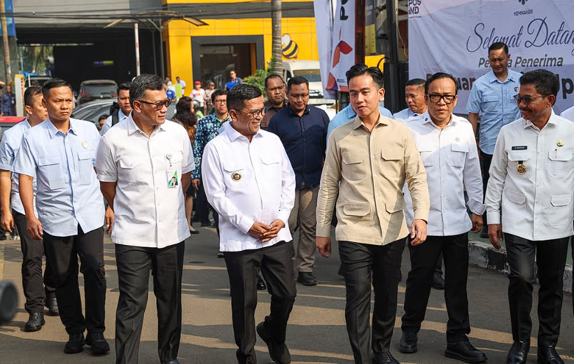 Wapres Gibran dan Gubernur Banten Tinjau Penyaluran BSU di Kota Tangerang