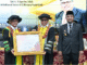 Tokoh Pendidikan Nasional Terima Penghargaan dari Forum FIP se-Indonesia di Dies Natalis ke-64 UNM