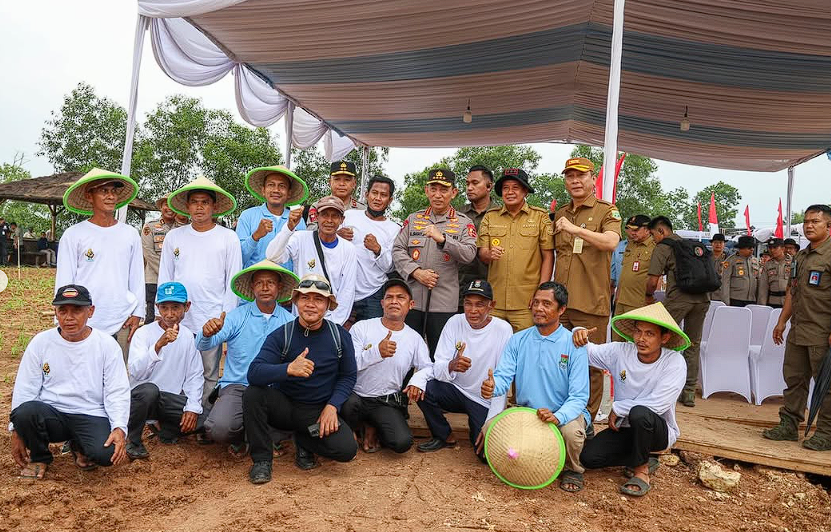 Sekda Banten Deden Apriandhi Hadir dalam Gladi Bersih Penanaman Jagung di Tigaraksa