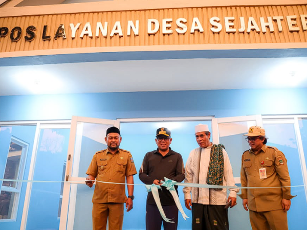 Gubernur Banten Andra Soni Meninjau Pos Layanan Desa Sejahtera (Posyandra) di Kp. Cibawang Desa Kubang Baros Kecamatan Cinangka, Kabupaten Serang,