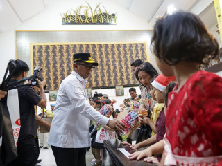 Gubernur Banten Andra Soni Tinjau Malam Natal dan Posko Nataru di Kota Serang