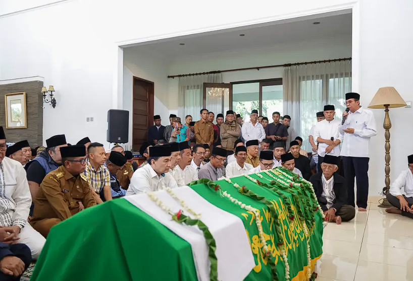 Tokoh Pembentukan Provinsi Banten Tb. Tryana Sjam’un Dimakamkan di Pandeglang