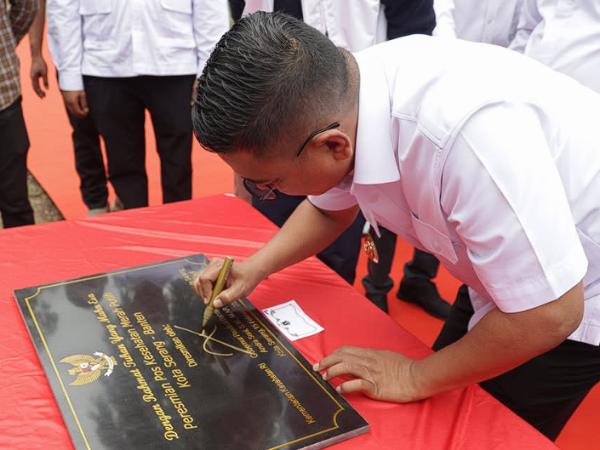 Gubernur Banten Andra Soni Resmikan Pos Kesehatan Merah Putih di Serang untuk Percepat Layanan Kesehatan