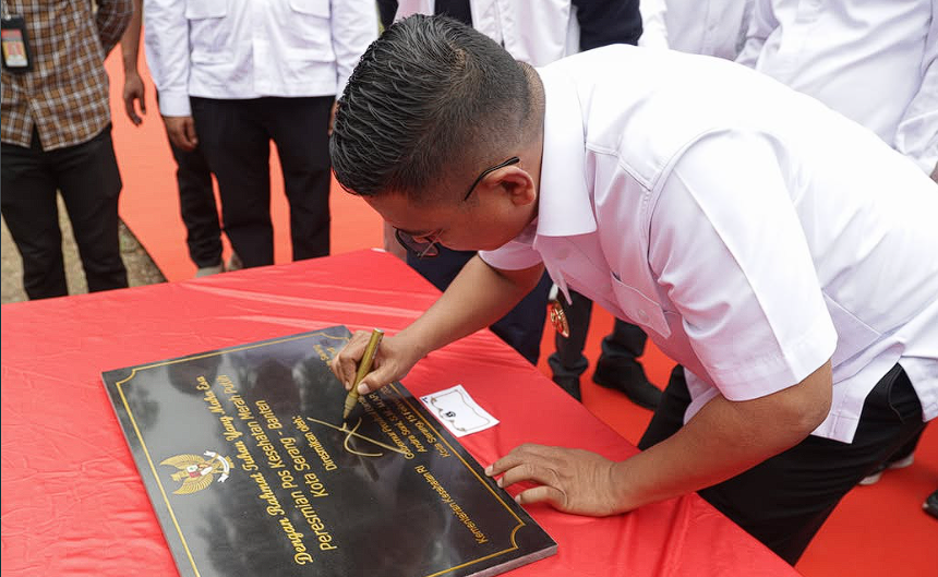 Gubernur Banten Andra Soni Resmikan Pos Kesehatan Merah Putih di Serang untuk Percepat Layanan Kesehatan