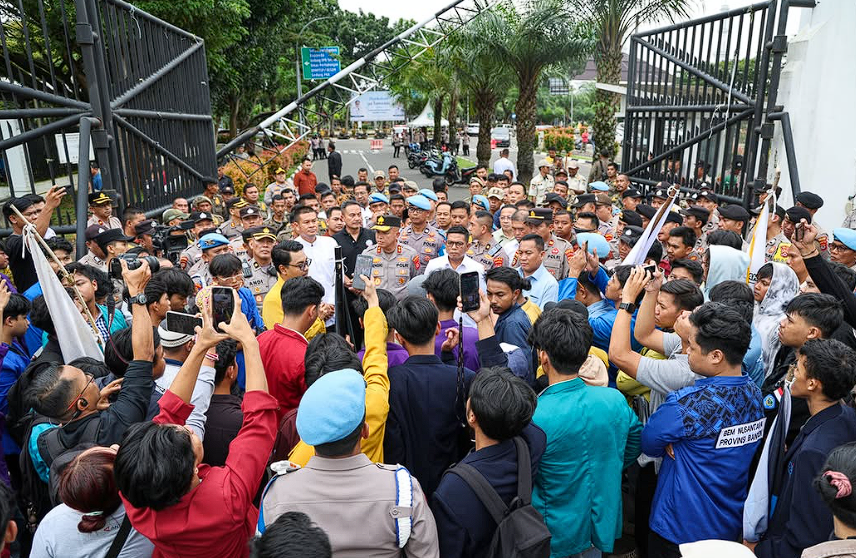 Andra Soni: Kritik Mahasiswa Vitamin Pembangunan Banten