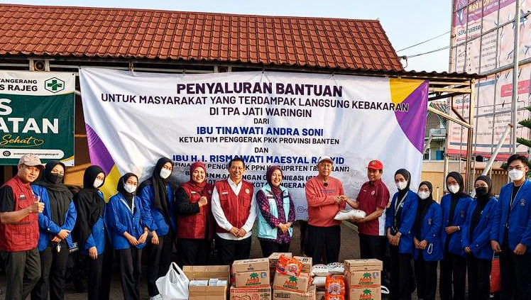 PPNI Kabupaten Tangerang Terjunkan 46 Relawan Perawat Bantu Korban Asap Kebakaran TPA Jatiwaringin