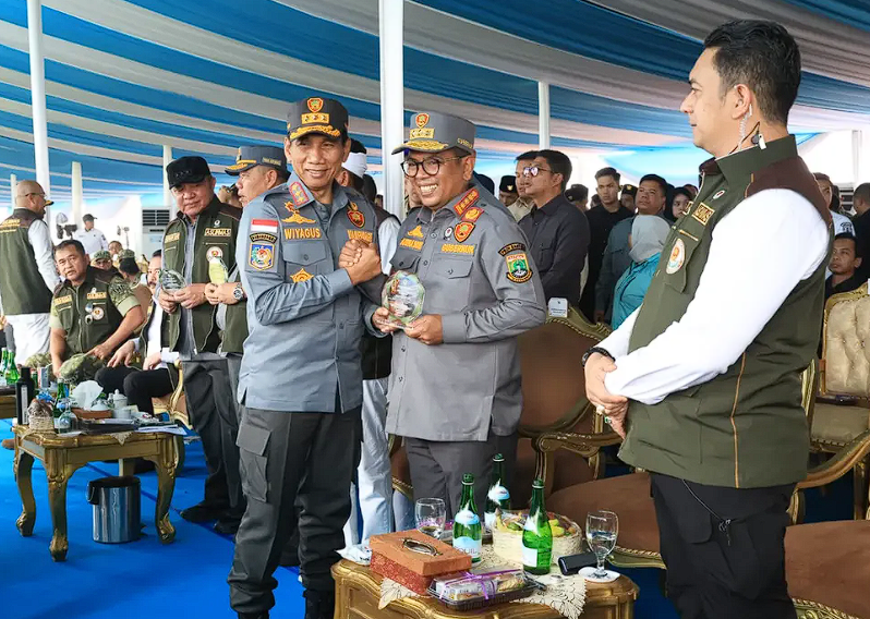 Andra Soni Hadiri Apel Akbar 3.000 Satlinmas di Palembang