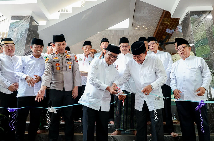Andra Soni Resmikan Masjid Jami Al Ichlas di Cisauk
