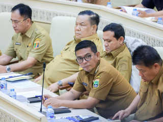 Andra Soni Hadiri Raker Komisi II Bahas Aset Daerah dan BUMD