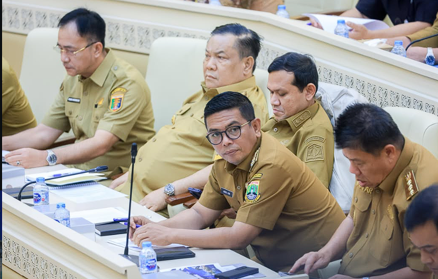 Andra Soni Hadiri Raker Komisi II Bahas Aset Daerah dan BUMD
