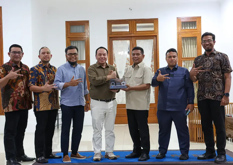 Perkuat Sinergi Pembangunan Daerah, Gubernur Andra Soni Terima Kunjungan Dirut PT Krakatau Steel Willgo Zainar