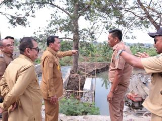 Antisipasi Musim Hujan, Bupati Maesyal Rasyid Sisir Titik Rawan Banjir di Pasar Kemis