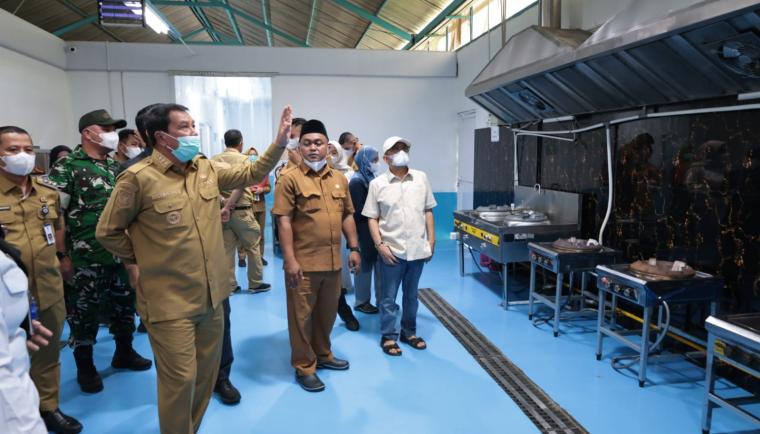 Pantau SPPG Parahu 2, Bupati Tangerang Pastikan Program MBG Higienis dan Serap 12 Ribu Tenaga Kerja
