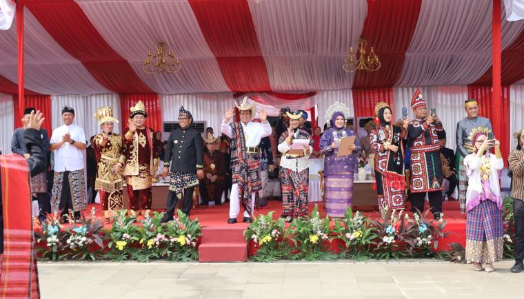 Semarak Puncak Hari Jadi ke-394 Kabupaten Tangerang, Defile Parade Budaya OPD Tampilkan Kebhinekaan Nusantara